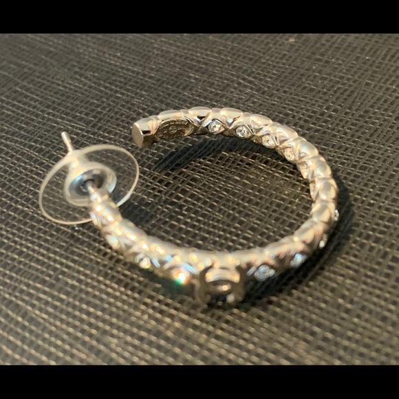 ❤️[SOLD]❤️Authentic Chanel Earrings - Picture 6 of 10